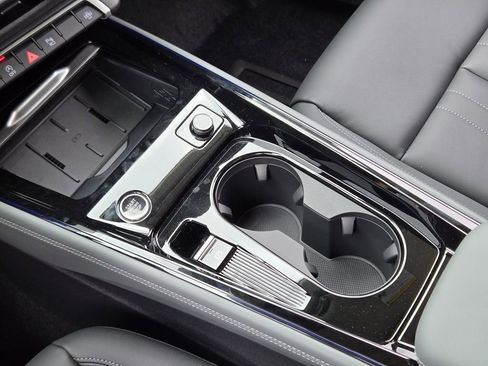 New 2026 Audi Q3 quattro 2.0T AWD/4WD image 25