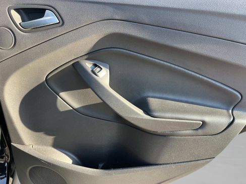 Used 2016 Ford Escape SE w/ Equipment Group 201A image 22