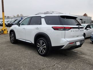 New 2025 Nissan Pathfinder Platinum video 3