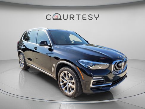 Used 2021 BMW X5 xDrive40i w/ Premium Package 2 AWD/4WD image 4