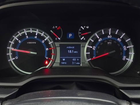 Used 2015 Toyota 4Runner Limited image 30