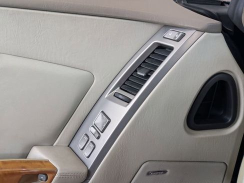 Used 2004 Cadillac XLR image 12