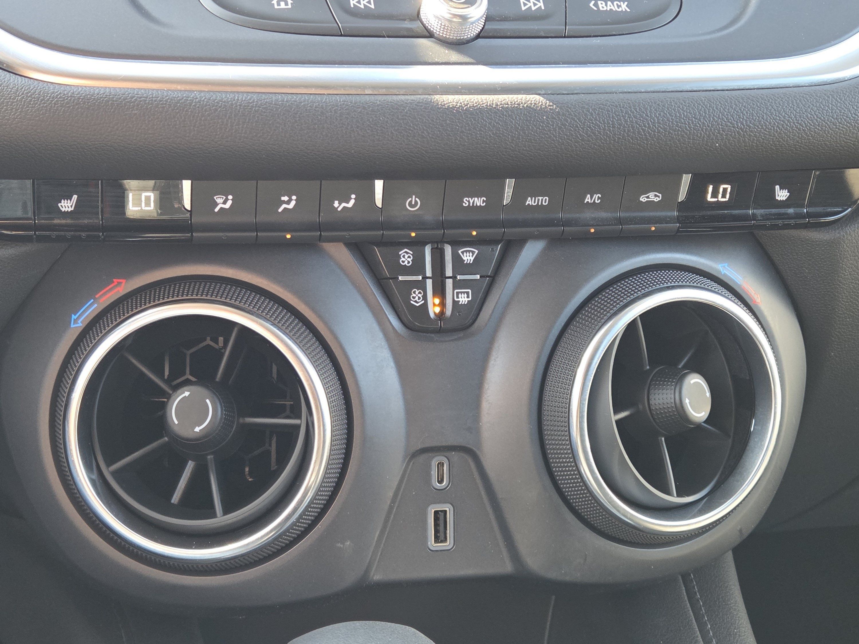 Used 2021 Chevrolet Blazer LT AWD/4WD image 36
