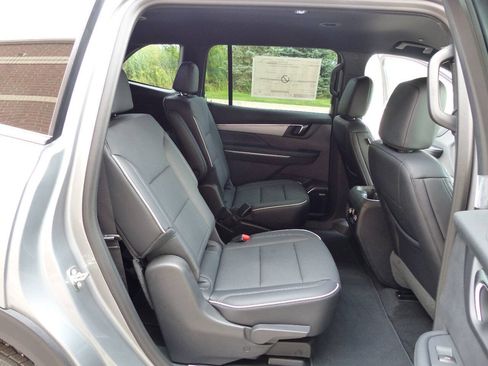 Used 2026 Buick Enclave Preferred w/ LPO, Floor Liner Package FWD image 51