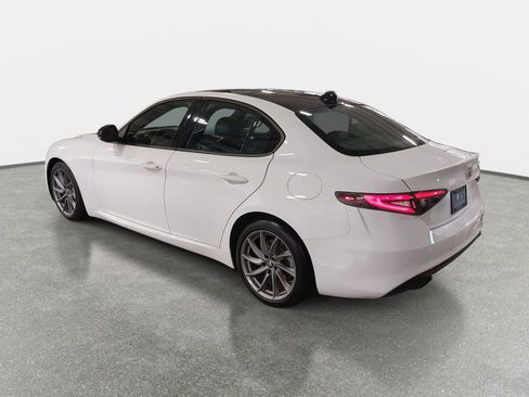 Used 2024 Alfa Romeo Giulia Sprint image 7
