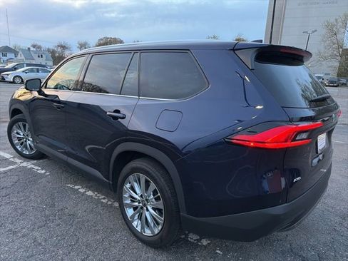 Used 2024 Toyota Grand Highlander AWD image 2