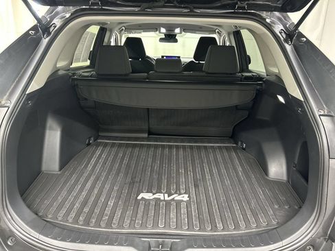 Used 2023 Toyota RAV4 LE AWD/4WD image 21