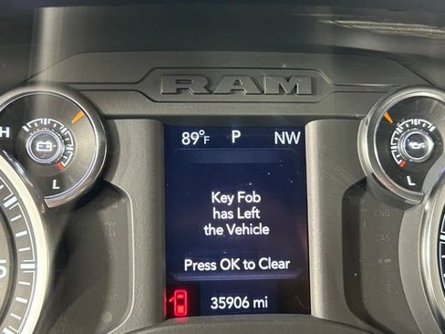 Used 2022 RAM 1500 Big Horn AWD/4WD image 37