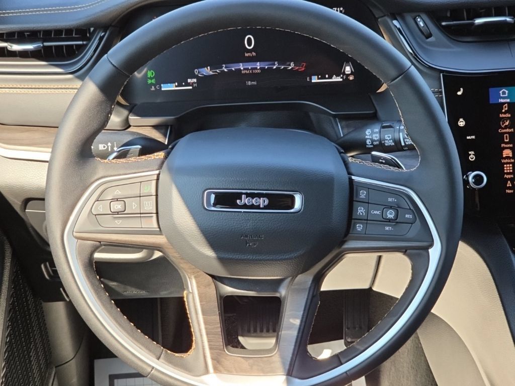 New 2026 Jeep Grand Cherokee L Limited AWD/4WD image 28