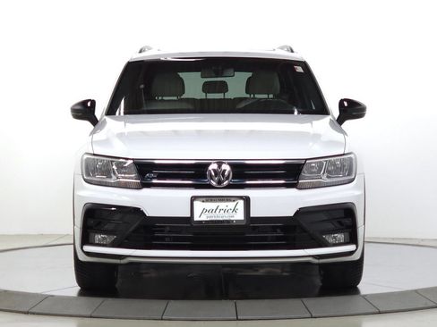 Used 2021 Volkswagen Tiguan SE R-Line FWD image 2