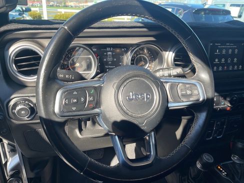 Used 2020 Jeep Wrangler Unlimited Sahara image 9