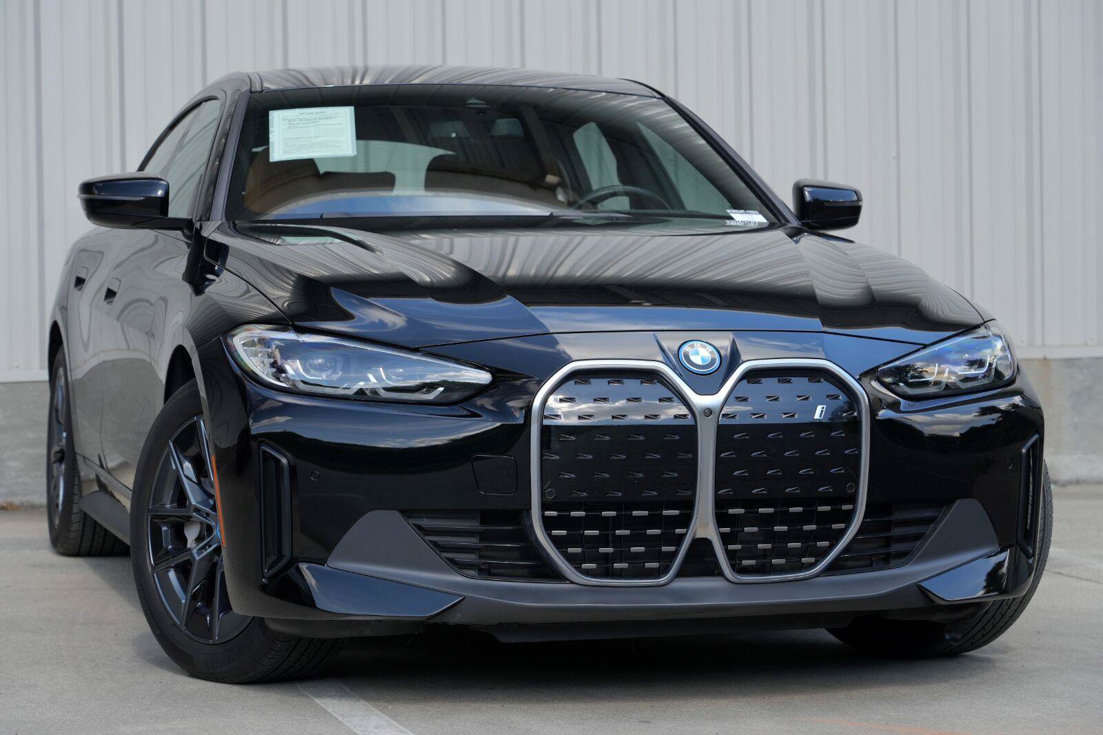 Used 2023 BMW i4 eDrive35 w/ Premium Package RWD image 3