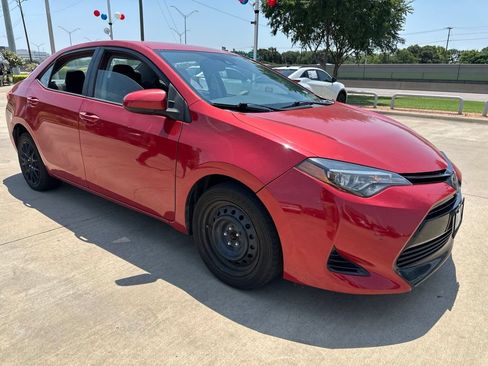 Used 2018 Toyota Corolla LE FWD image 8