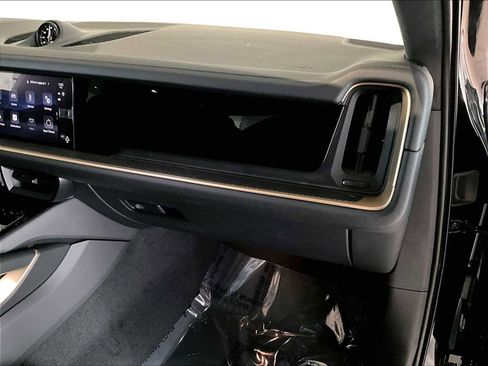 New 2026 Porsche Cayenne Coupe image 22