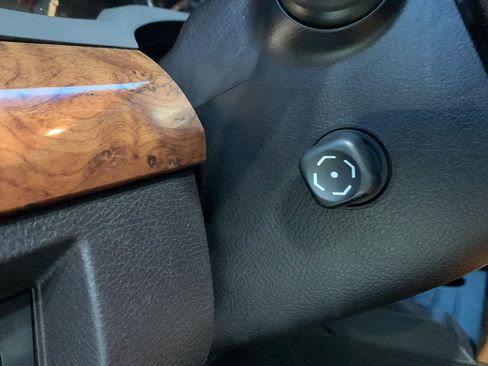 Used 2014 Toyota Tundra Platinum image 11