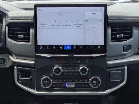 Used 2022 Ford Expedition Max XLT image 5