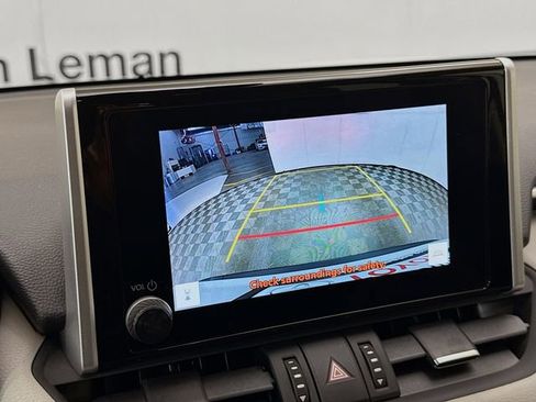 Used 2023 Toyota RAV4 XLE Premium image 14