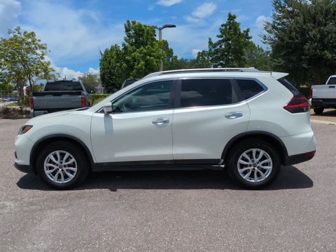 Used 2018 Nissan Rogue SV FWD image 3