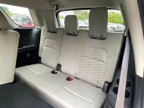 Used 2022 Nissan Pathfinder SV AWD/4WD image 27