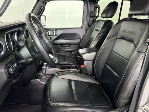 Used 2018 Jeep Wrangler Unlimited Sahara w/ Cold Weather Group image 11