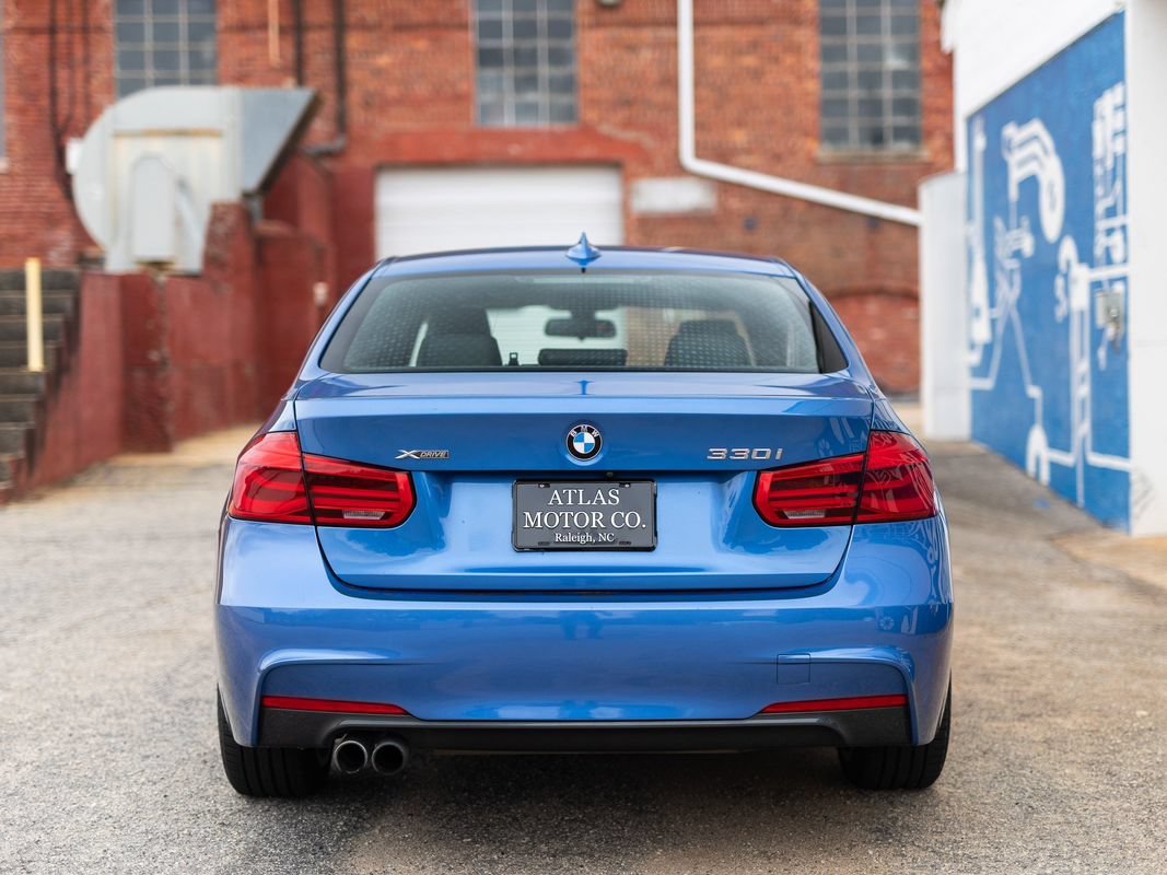 Used 2018 BMW 330i xDrive Sedan w/ M Sport Package AWD/4WD image 10
