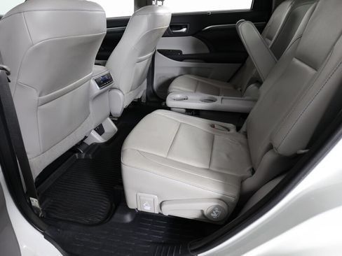 Used 2018 Toyota Highlander Limited AWD/4WD image 17