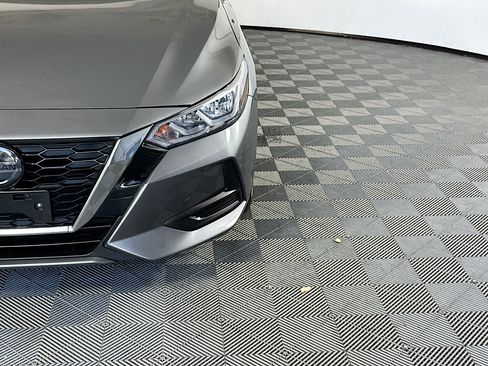 Used 2022 Nissan Sentra SV image 9