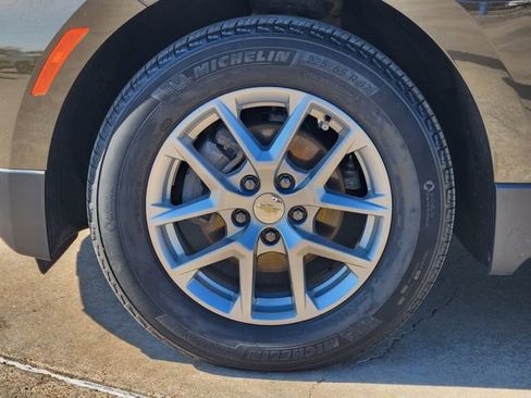 Used 2023 Chevrolet Equinox LT image 10