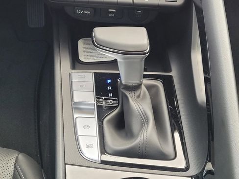 New 2026 Hyundai Elantra Limited FWD image 23