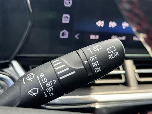 Used 2025 Chevrolet Trax RS w/ Sunroof Package FWD image 25
