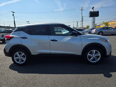 Used 2020 Nissan Kicks S FWD image 5