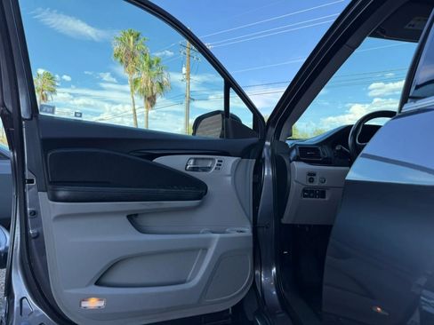 Used 2017 Honda Pilot Touring image 36