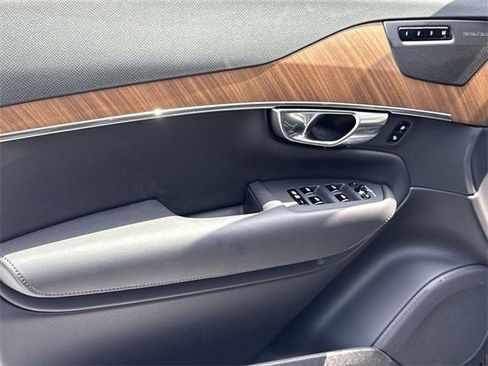New 2024 Volvo XC90 B6 Plus w/ Protection Package Premier image 18