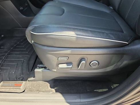 Used 2024 Hyundai Palisade Limited FWD image 17