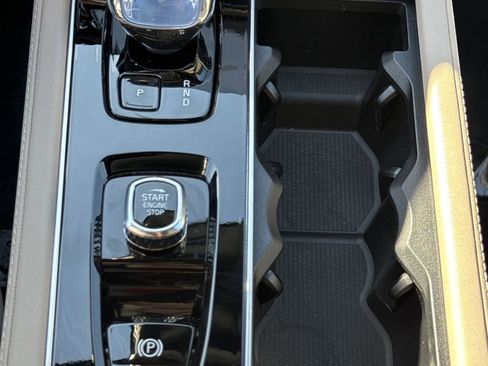 New 2026 Volvo XC90 B6 Plus w/ Protection Package Premier image 32