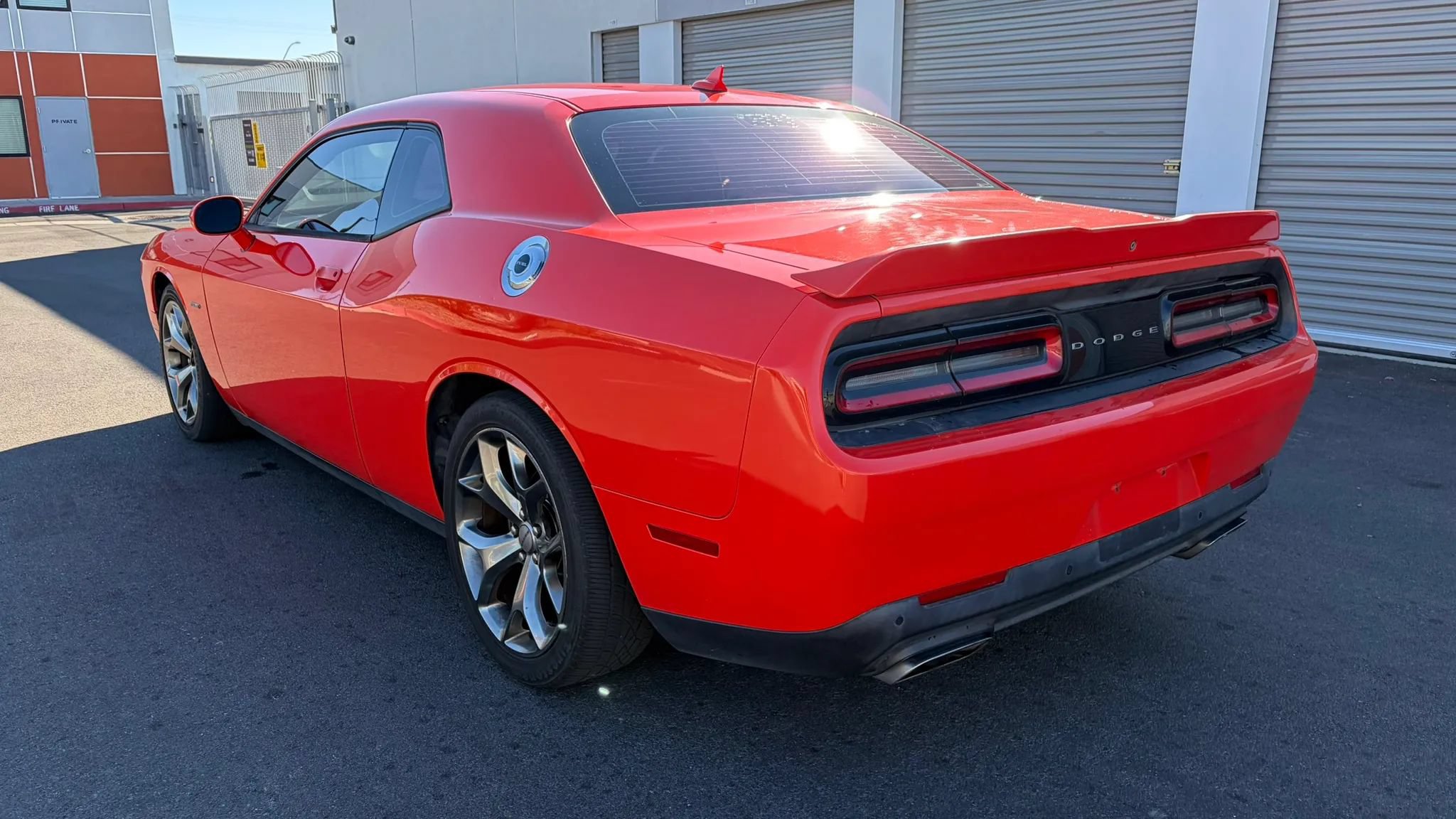 Used 2016 Dodge Challenger R/T w/ Driver Convenience Group RWD image 3