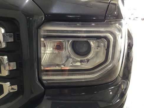 Used 2017 GMC Sierra 1500 SLE w/ SLE Value Package AWD/4WD image 7