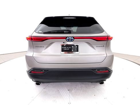 Used 2021 Toyota Venza LE w/ Carpet Mat Package (TMS) AWD/4WD image 16