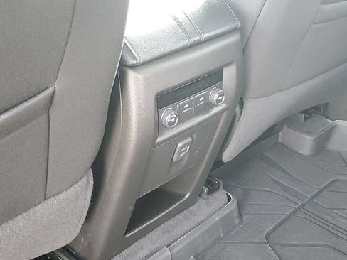 Certified 2023 Chevrolet Traverse LT FWD image 31