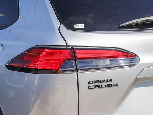 Certified 2023 Toyota Corolla Cross XLE w/ Black Badges Package (TMS) FWD image 9