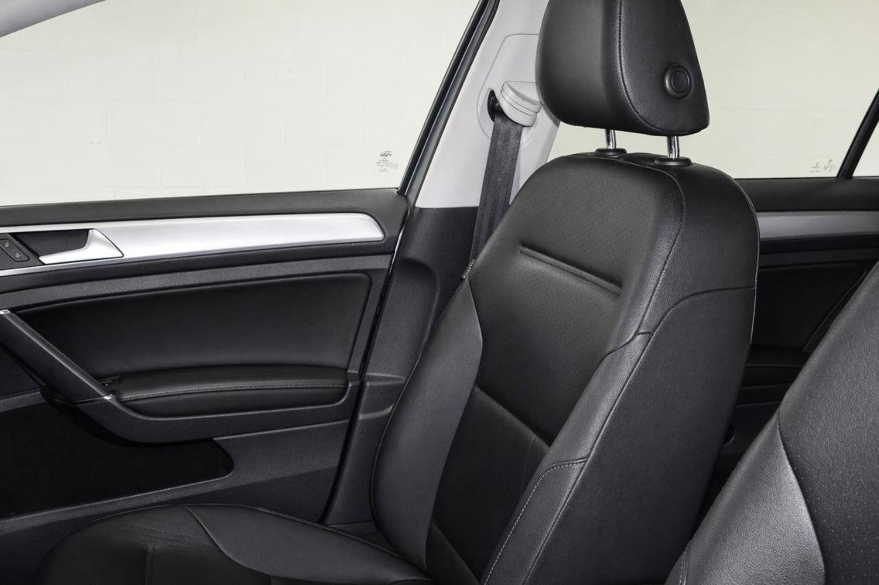 Used 2015 Volkswagen Golf TDI SEL FWD image 13