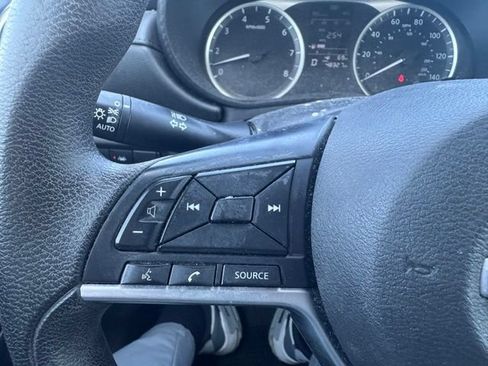 Used 2021 Nissan Versa S FWD image 18
