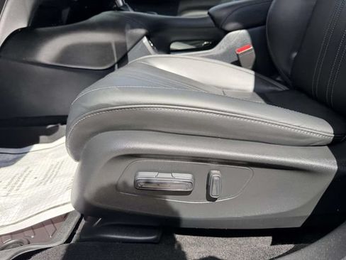 Used 2024 Honda HR-V EX-L image 16