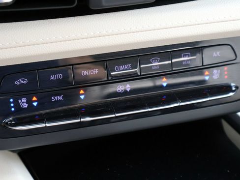 Used 2023 Buick Envision Avenir FWD image 23