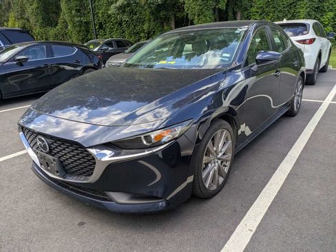 Used 2020 MAZDA MAZDA3 Sedan w/ Select Package FWD image 2