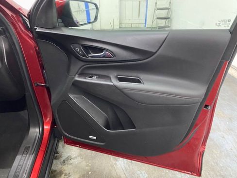 Used 2022 Chevrolet Equinox RS w/ RS Leather Package image 16