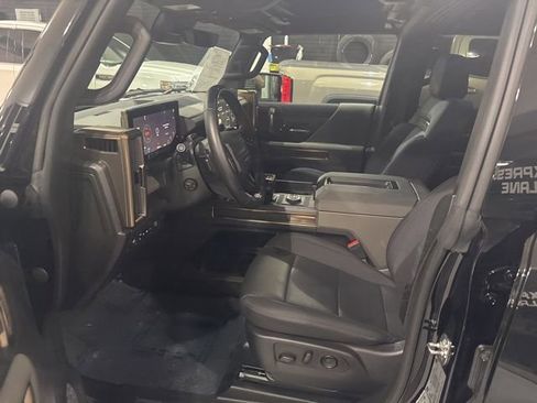 Used 2025 GMC Hummer EV 3X w/ LPO, Roof Cross Rail Package AWD/4WD image 26