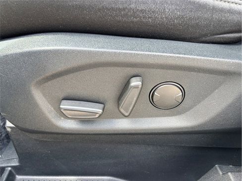 Used 2020 Ford Edge SE image 20