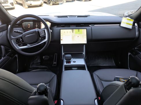 Used 2025 Land Rover Range Rover Long Wheelbase SE AWD/4WD image 27