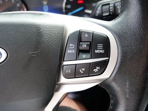 Used 2023 Ford Explorer XLT w/ Equipment Group 202A AWD/4WD image 25